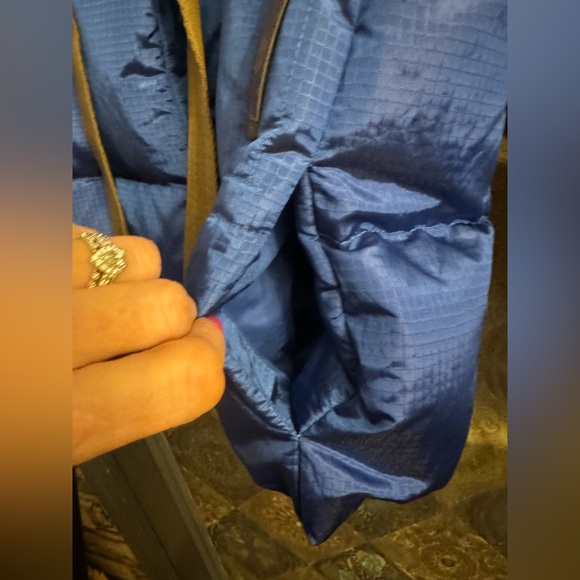 Authentic Louis Vuitton women’s down puffer jacket with belt - Picture 6 of 16